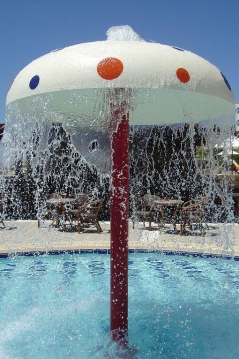 Wasserpilz im Kinderbecken Hotel Kalithea Horizon Royal