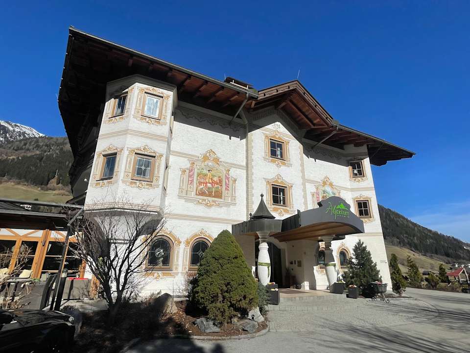 Außenansicht Alpeiner Nature Resort Tirol