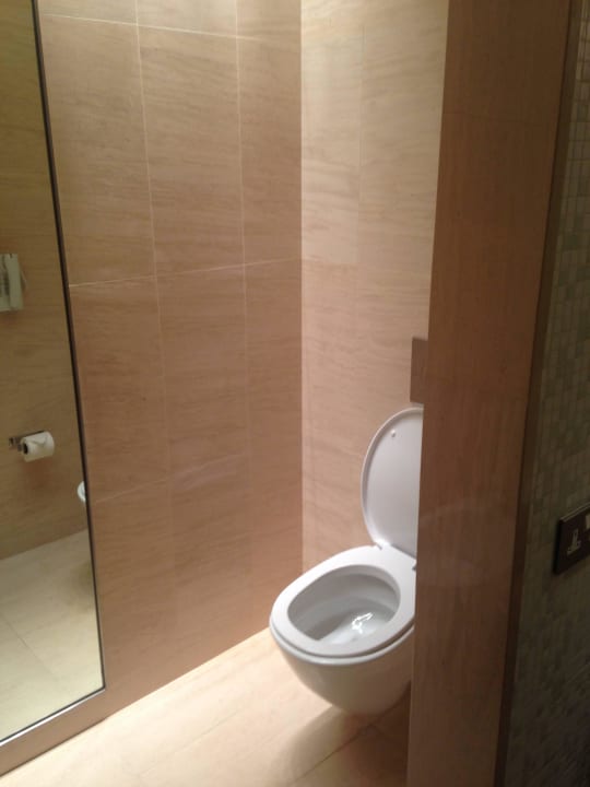 Bad Oryx Airport Hotel