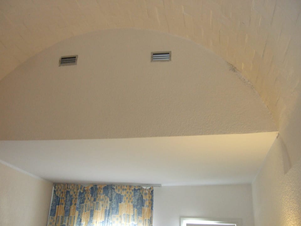 Schimmel und nasse Flecken an Zimmerdecke El Mouradi Club Kantaoui