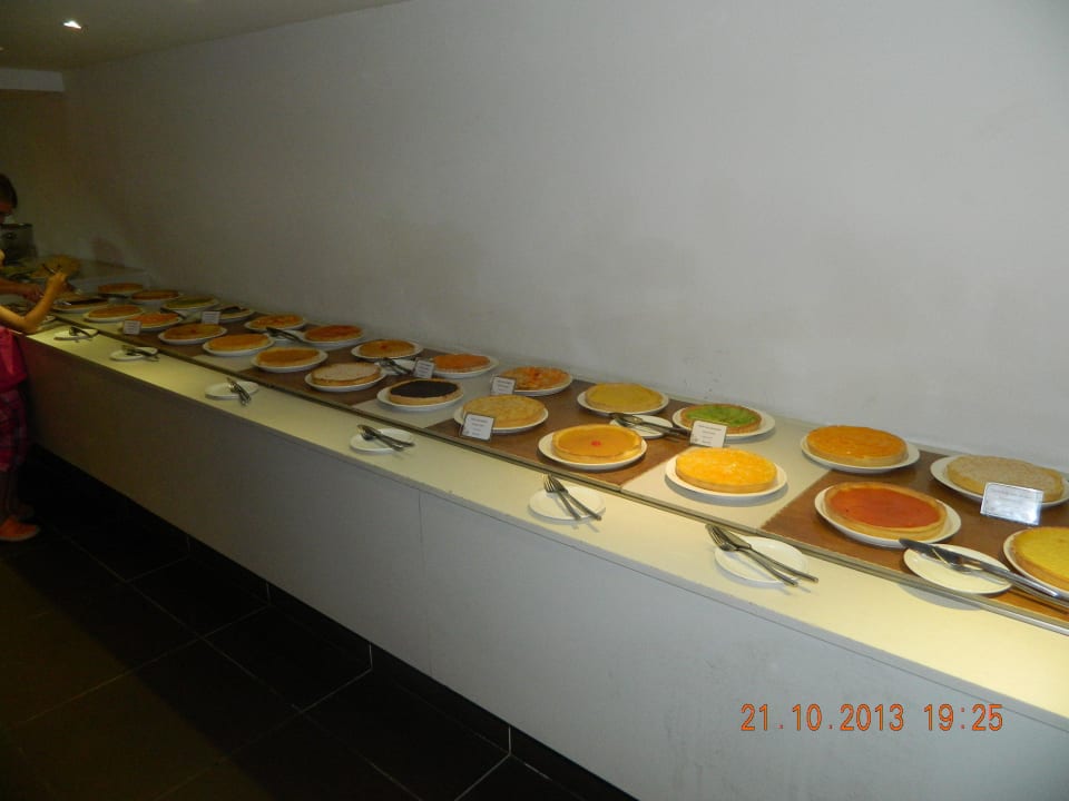 Dessert-Buffet Crystals Beach Resort Belle Mare, a member of Radisson Individuals