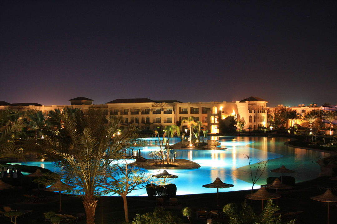 Stimmungsvoll bei Nacht JAZ Aquamarine Resort
