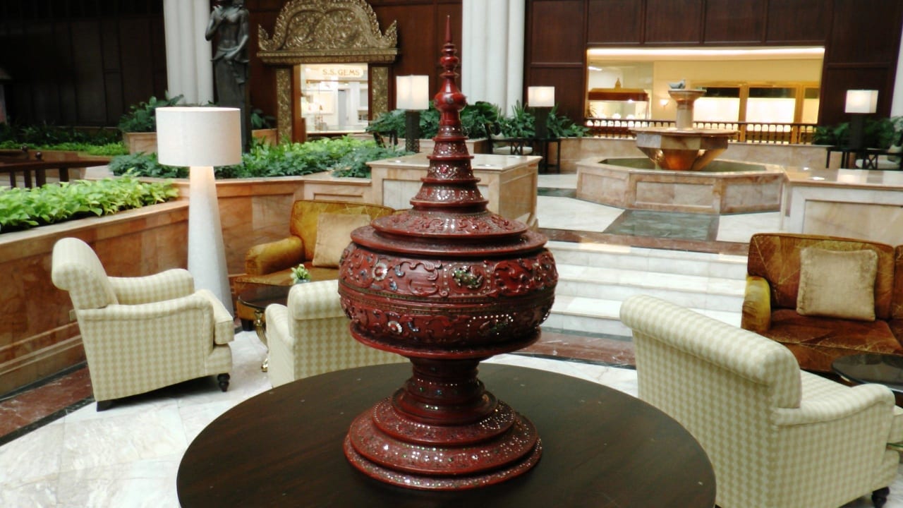 Sitzgruppen in der Lobby Shangri-La Hotel, Bangkok