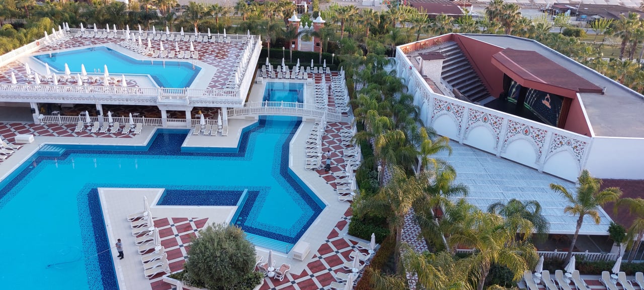 Pool Royal Taj Mahal Hotel