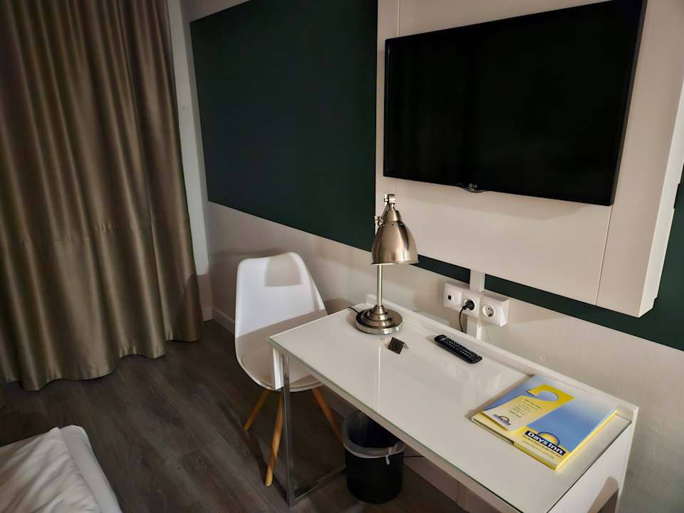 Zimmer Hotel Days Inn Dessau