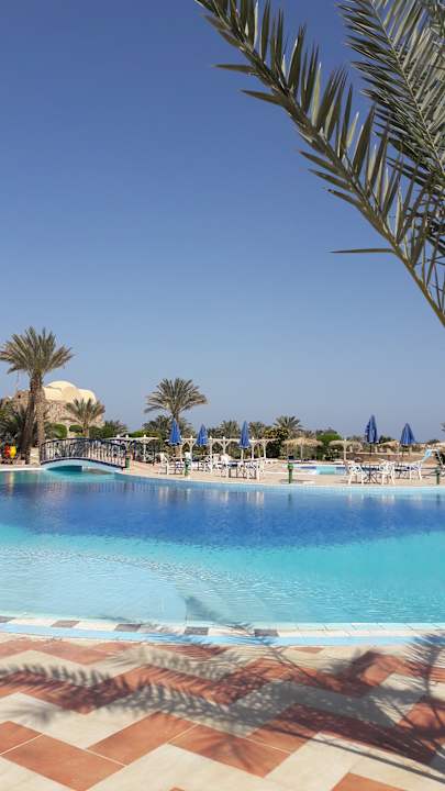 Pool Pensée Royal Garden Beach Resort