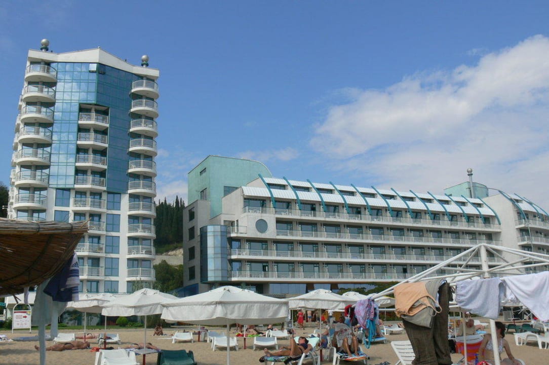 Vom Strand aufs Hotel Berlin Golden Beach