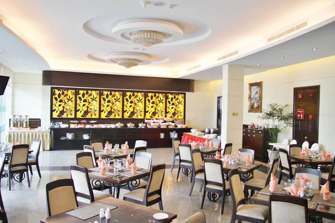 Frühstücksraum an die Lobby angenzend Hotel & Residences The Hanoi Club