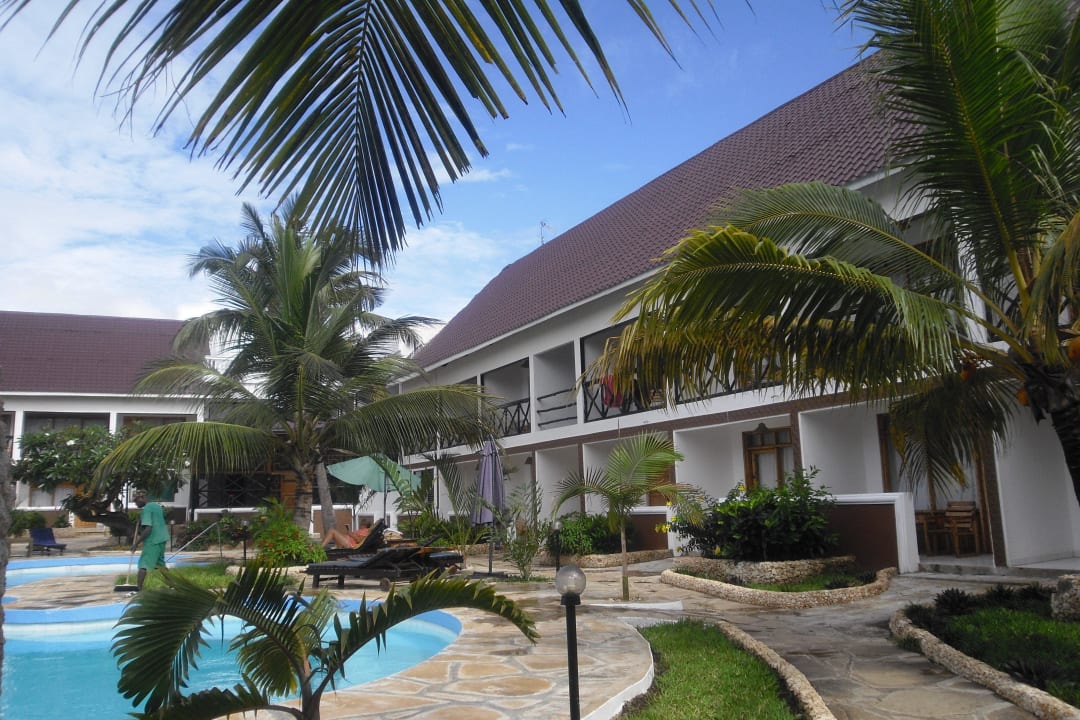 Hotel & Pool Hotel Diani Palm Resort