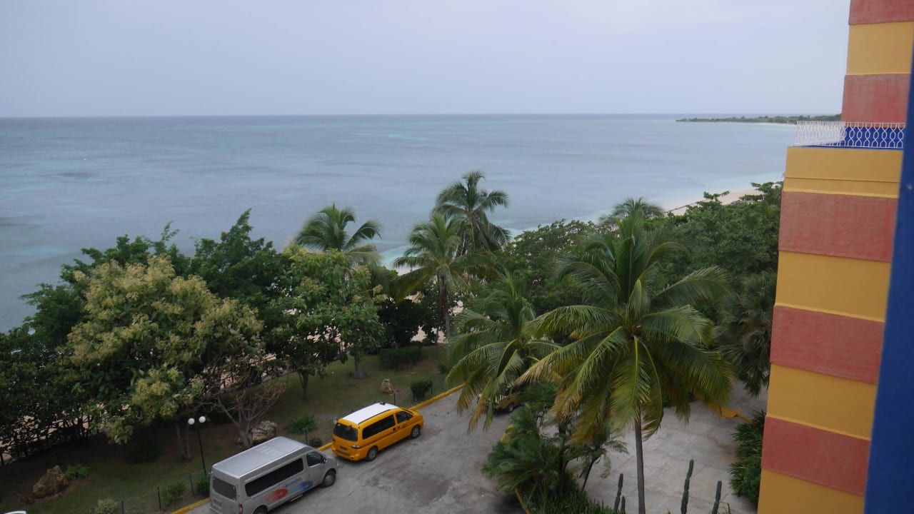 Ausblick zum Strand Club Amigo Hotel Ancon