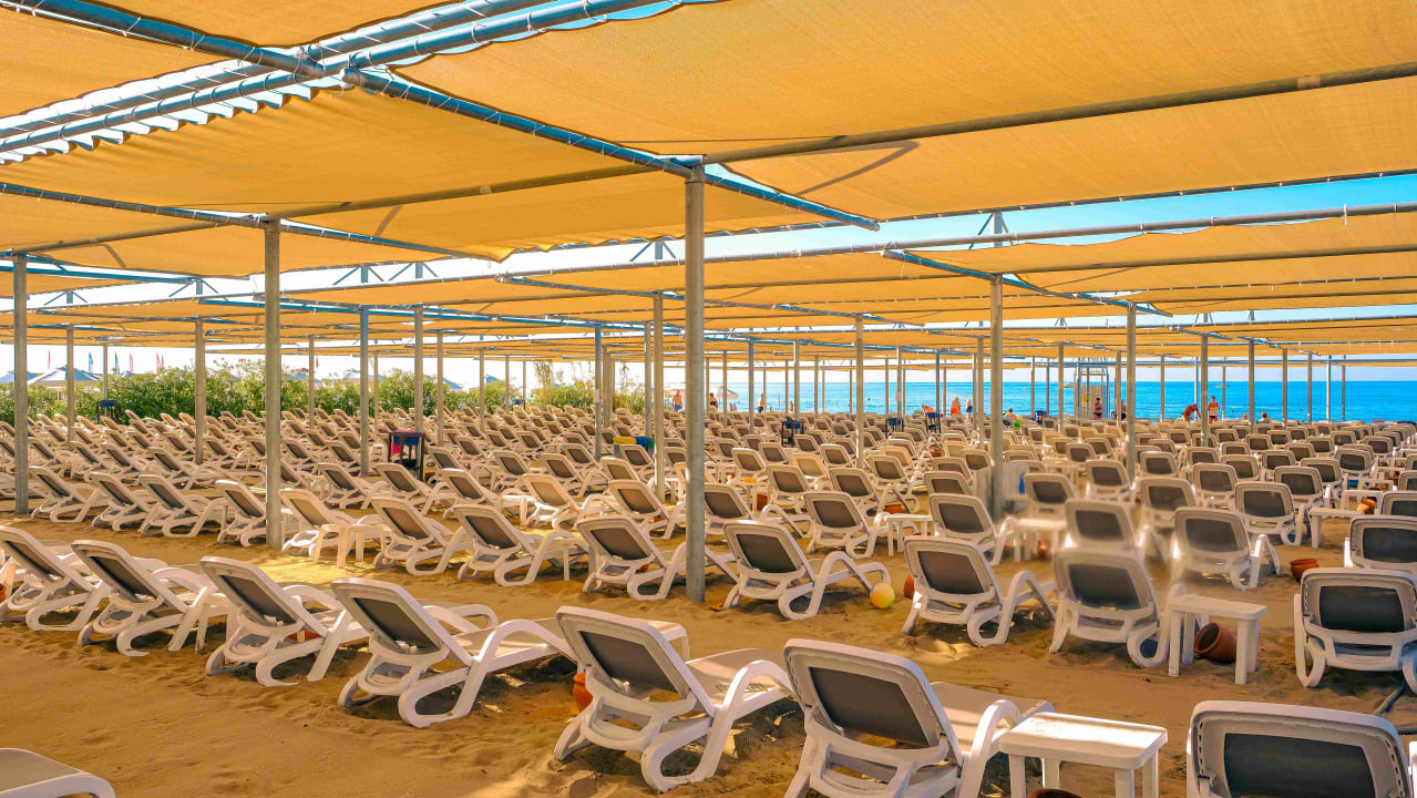 Strand Dream World Resort & Spa