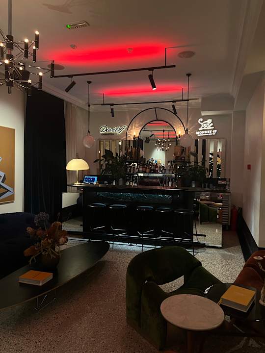 Lobby Pavilion Boutique Hotel