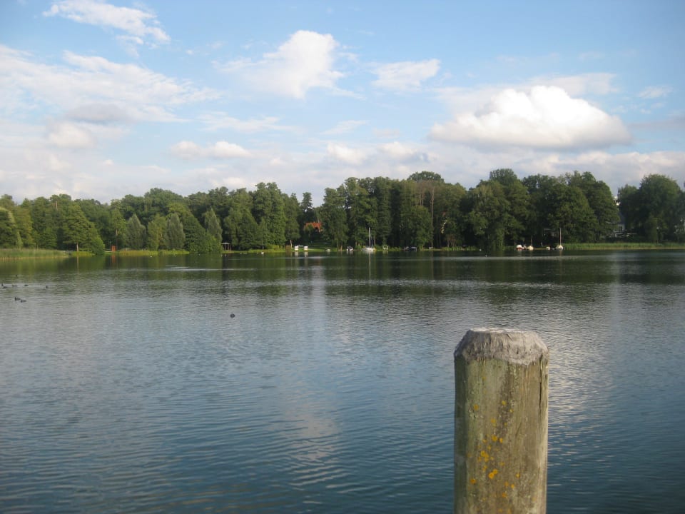 Strand vom See aus Victoria Suites