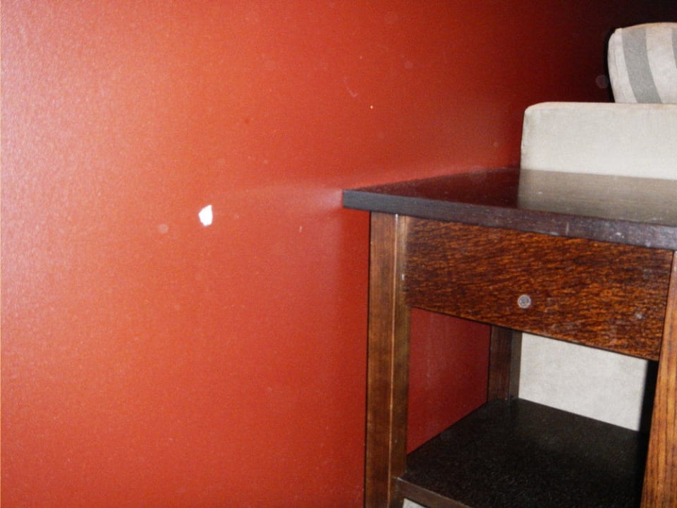 Wohnzimmer mit großen Macken  Precise Resort Hafendorf Rheinsberg