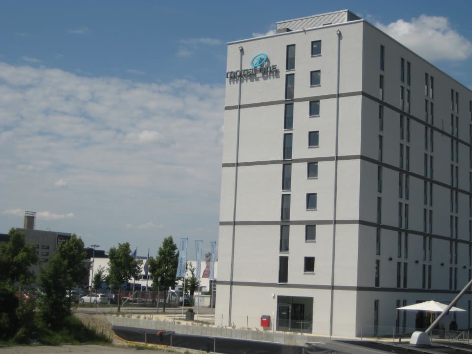 Außenansicht Motel One München-Garching