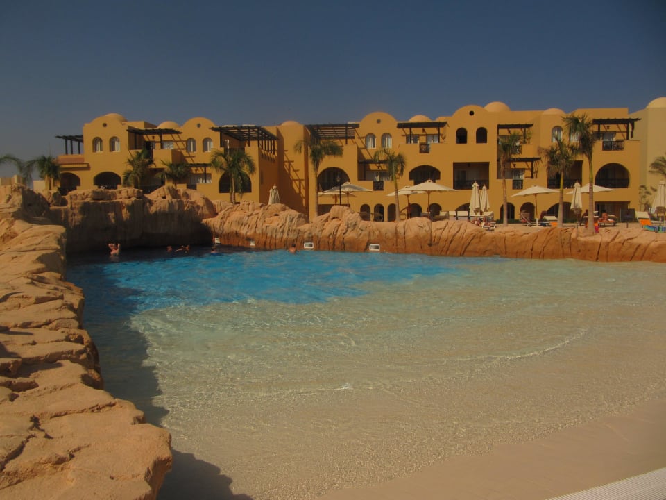 Basen ze sztucznymi falami  Stella Garden Resort & Spa, Makadi Bay