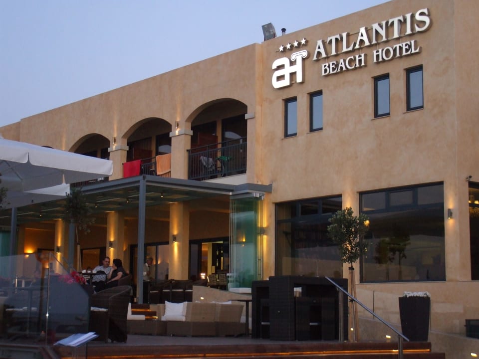 Hotel am Abend Hotel Atlantis Beach