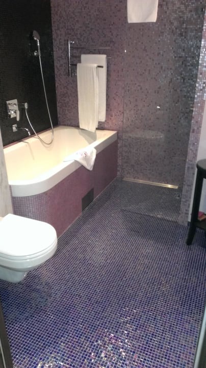 Glitzerndes Traumbad Dorsia Hotel