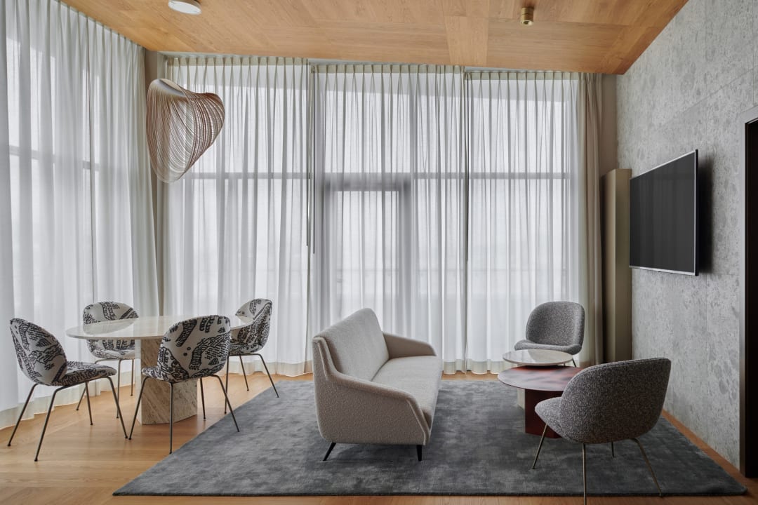 Zimmer Iceland Parliament Hotel, Curio Collection By Hilton