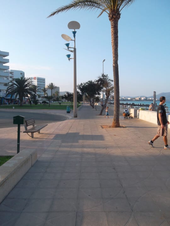 Strandpromenade Hipotels Bahia Grande