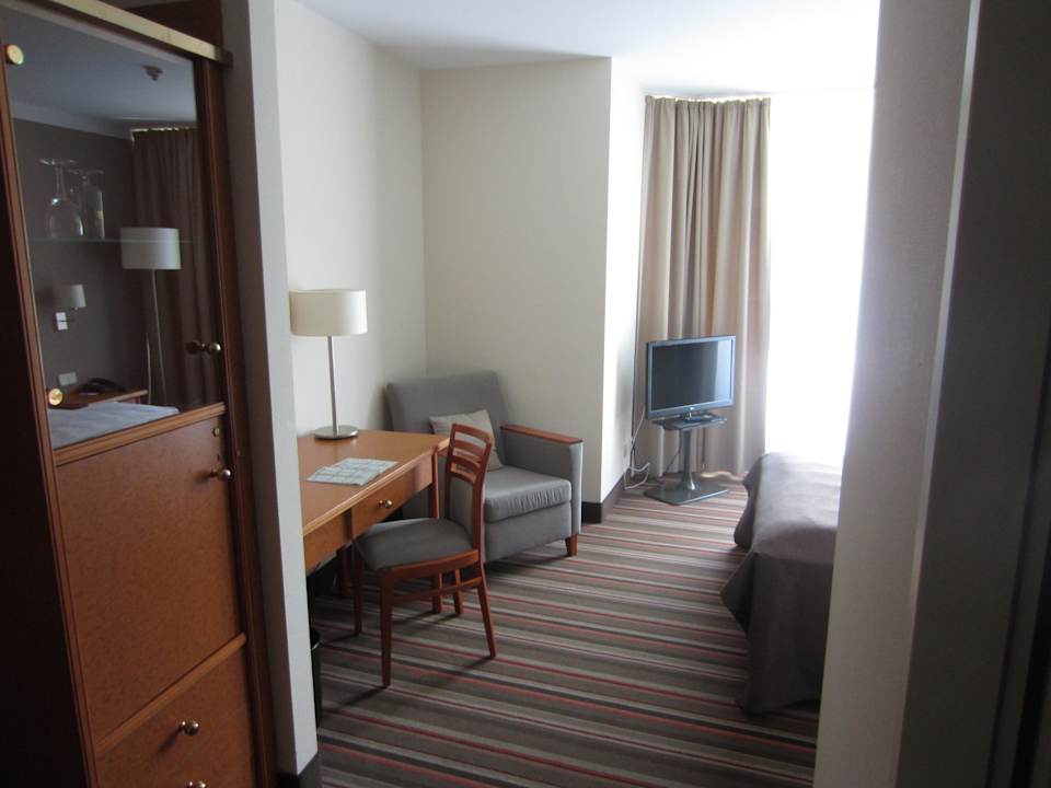 Impression ZImmer 265 Leonardo Hotel Hamburg Airport