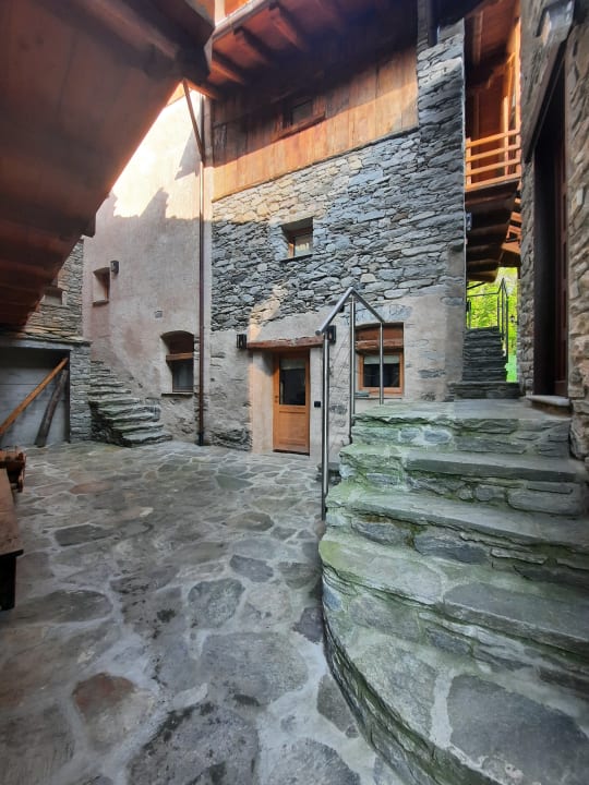 Sonstiges Li Tzatagni