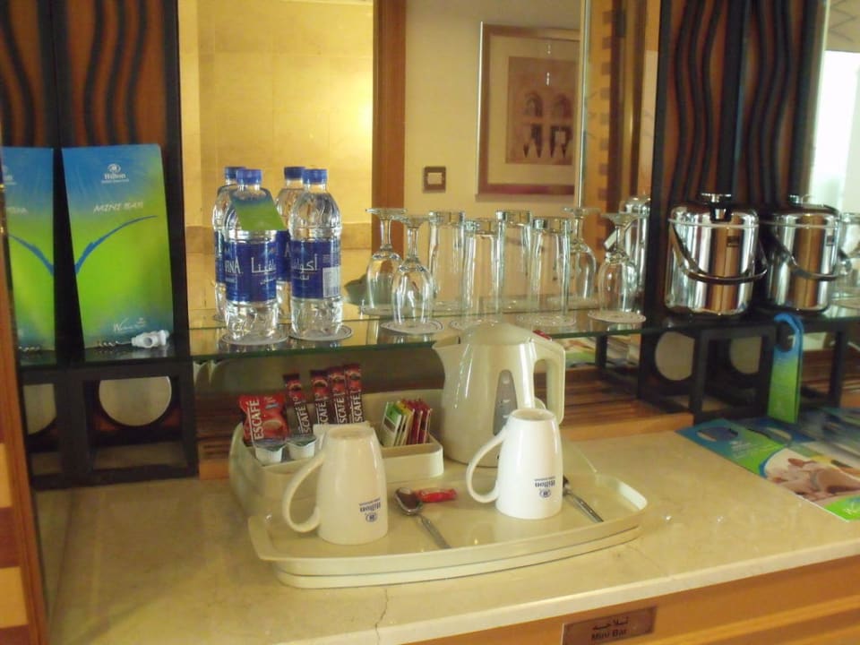 Kaffe-/Teebar auf dem Zimmer Hilton Dubai Jumeirah