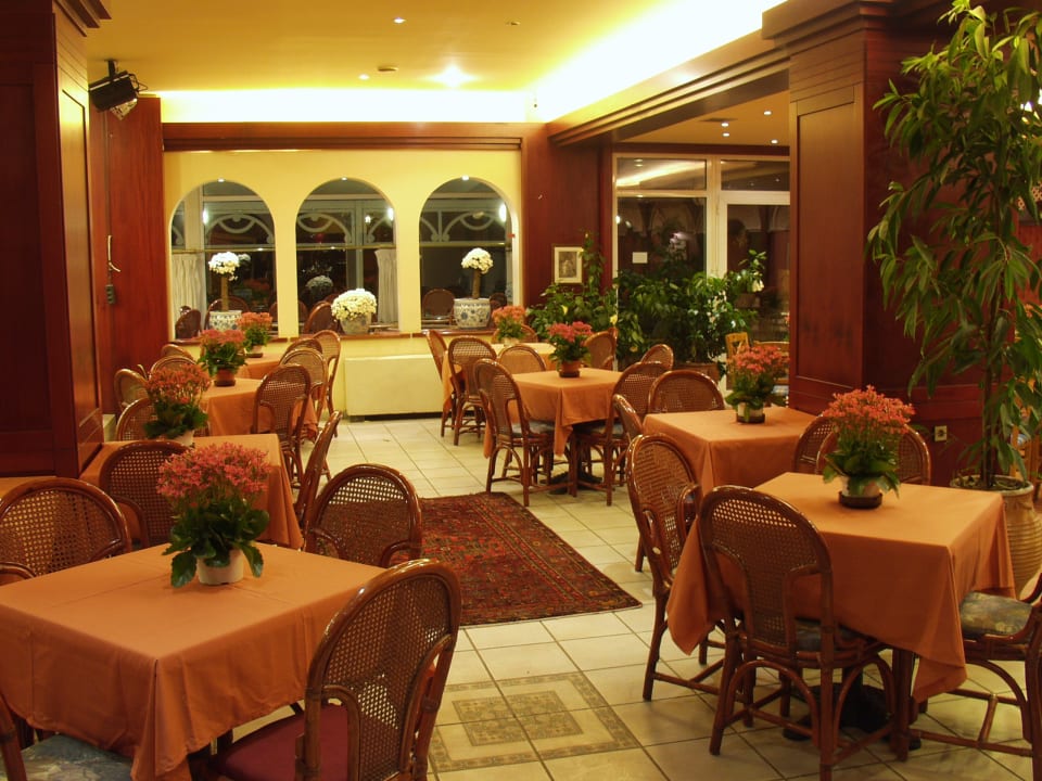 Gastro Hotel Platon Beach
