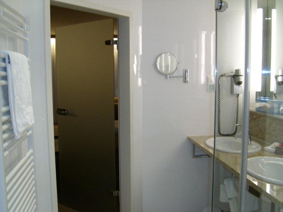 Blick ins neue Kronenzimmer Waldhotel Tannenhäuschen