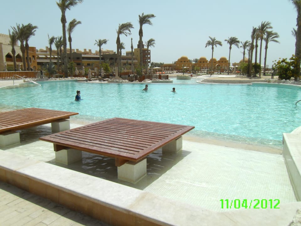 Pools fast für uns allein, da Hotel nicht fertig Grand Waterworld Makadi