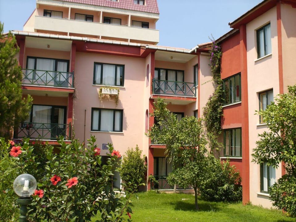 Hotel von aussen Hotel Süral Garden