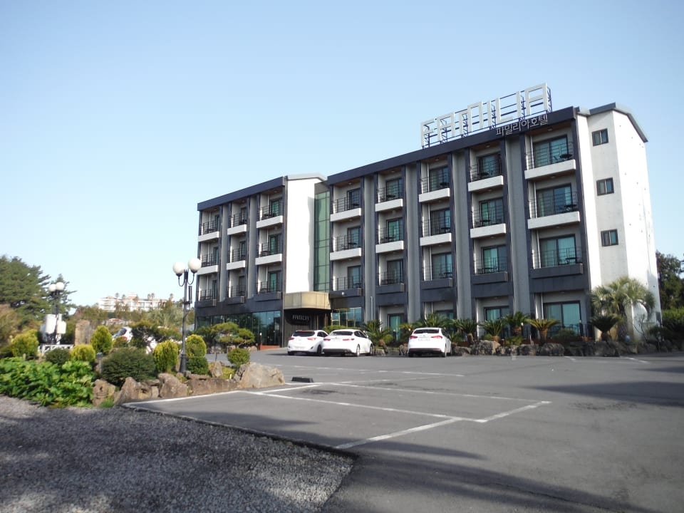 Außenansicht Familia Hotel