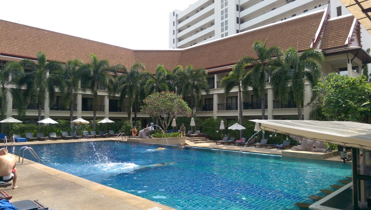 Pool Deevana Patong Resort & Spa