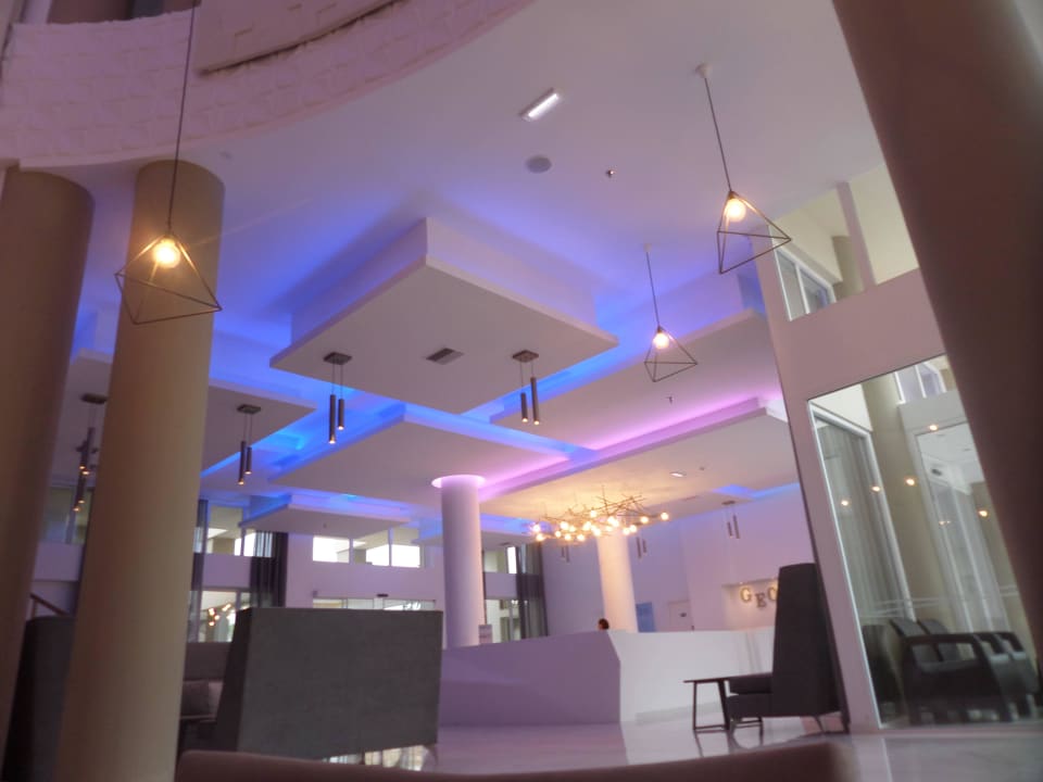 Schöne blaue Beleuchtung HARPIN Georgioupolis Resort Aquapark & SPA