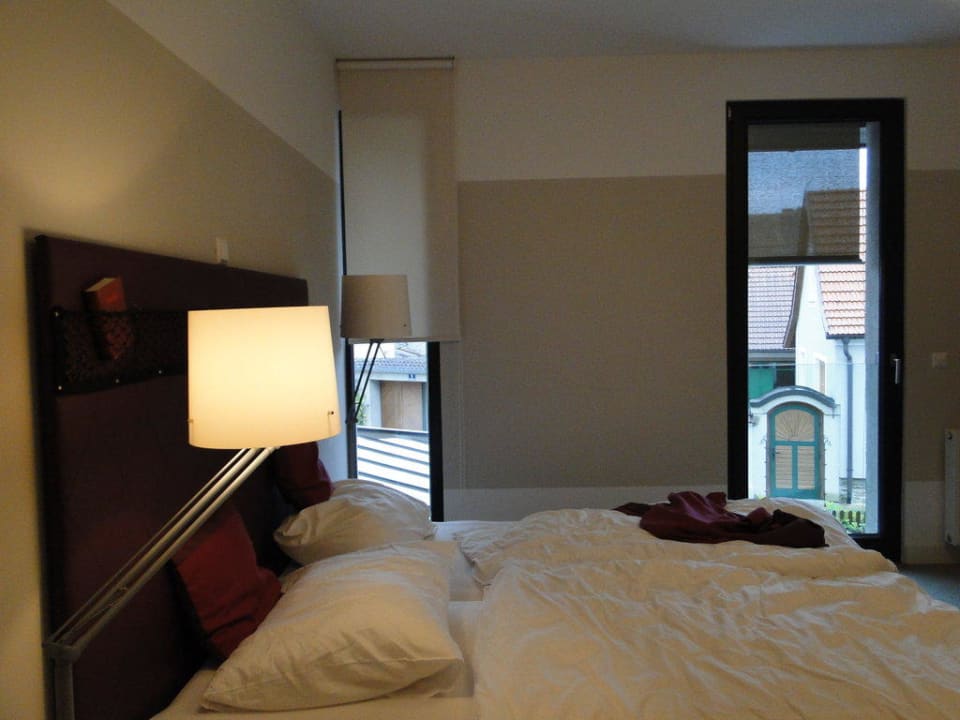 Ein modernes Zimmer Gasthaus Hotel zur Schonenburg