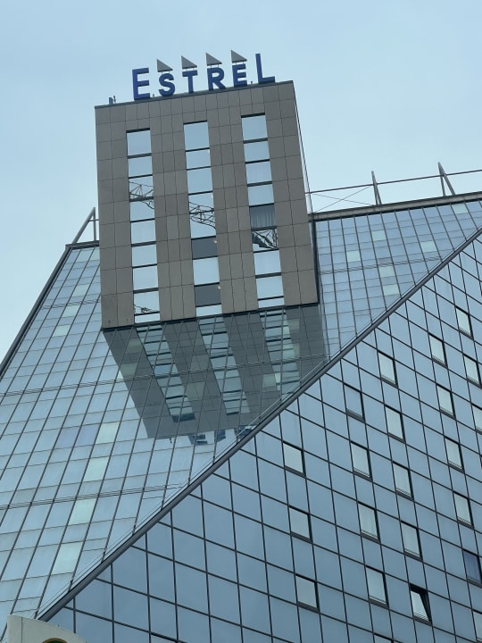 Außenansicht Estrel Hotel Berlin