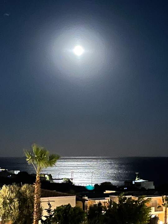 Ausblick Grand Blue Beach Hotel