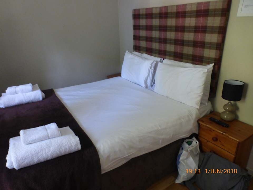 Zimmer Red Brolly Inn