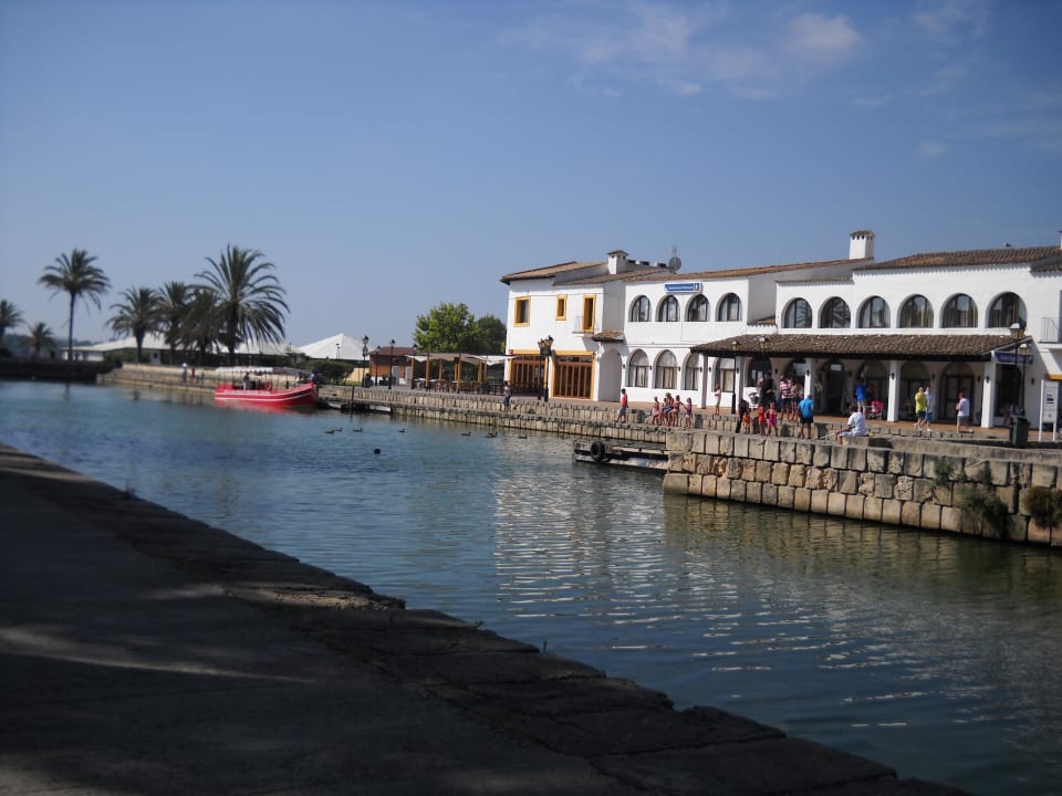 Spanisches Dorf (mit Essenssaal)  BelleVue Club