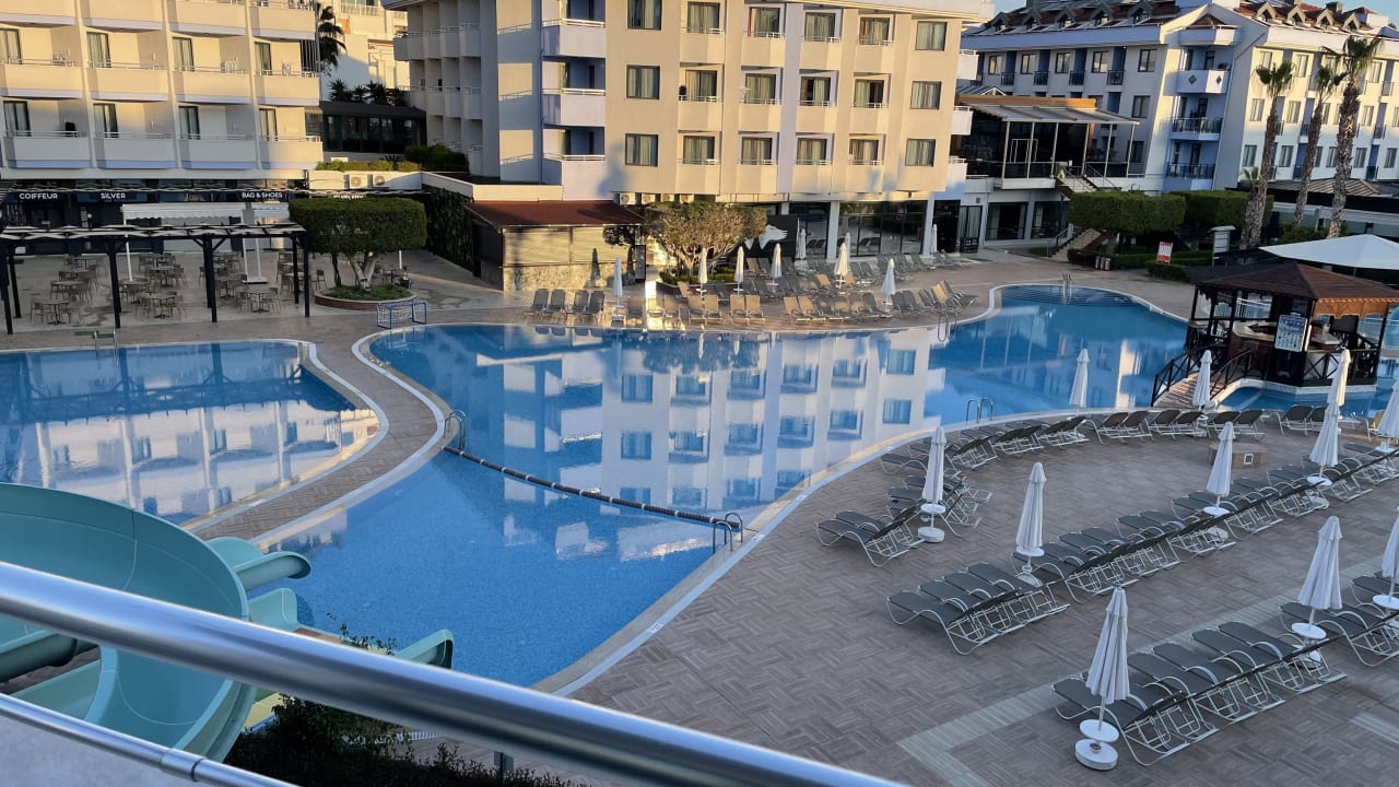 Pool Grand Seker Hotel