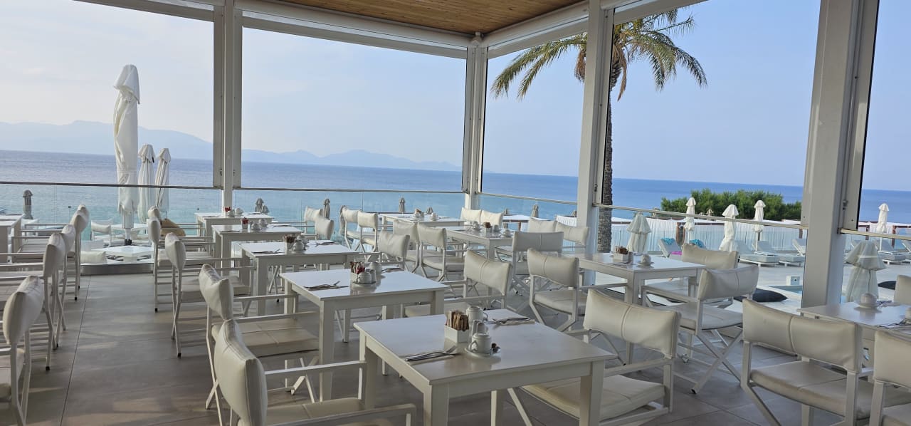 Gastro Dimitra Beach Hotel & Suites