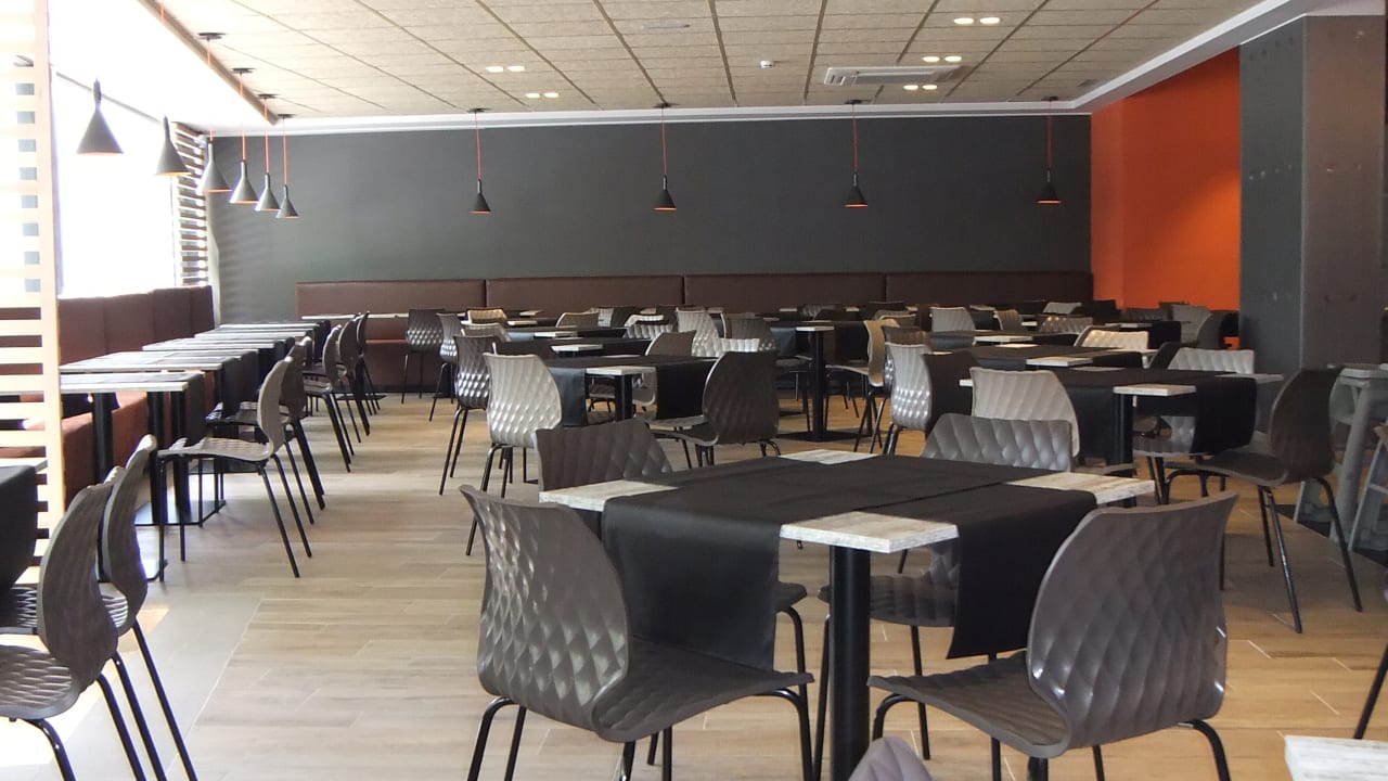 Gastro California Apartments