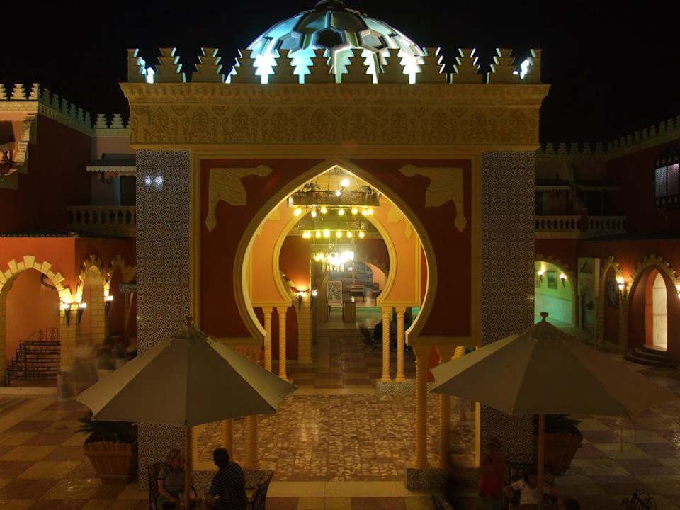 Wieczór w hotelu Pickalbatros Alf Leila Wa Leila Resort - Neverland Hurghada