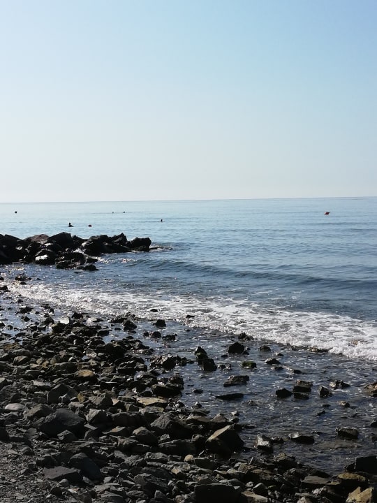 Strand direkt vorm Hotel leider so gut wie nicht mehr vorhan Hotel Sineva Beach