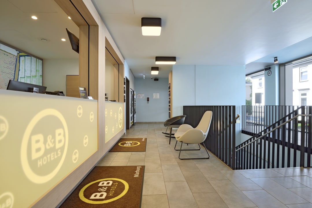Lobby B&B Hotel Marburg