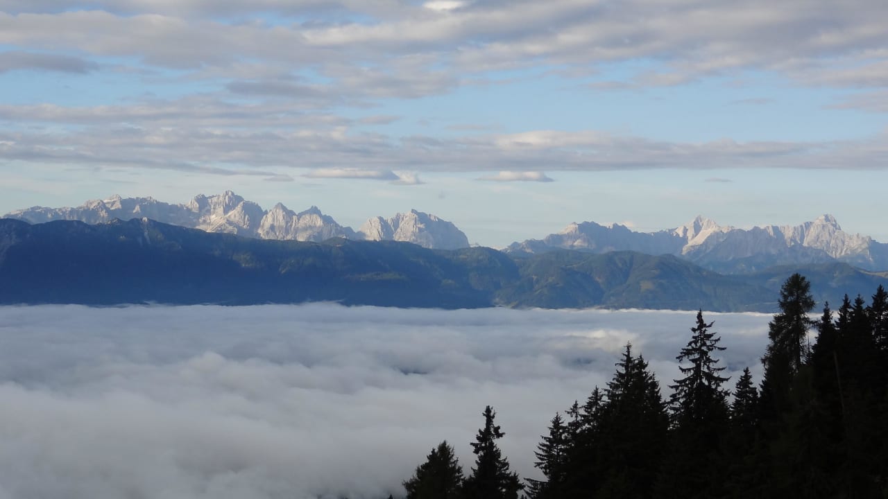 Hotelausblick vom Balkon, über den Wolken  Sonnenhotel Zaubek
