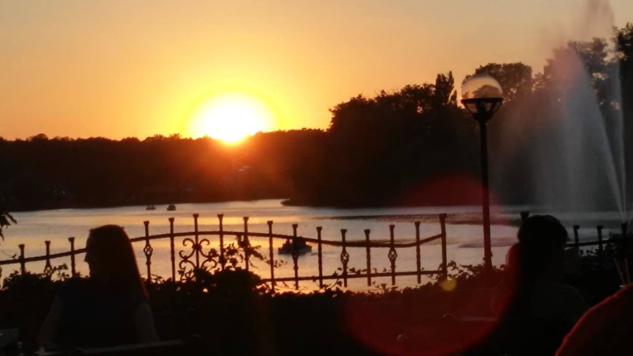 Zachód słońca z tarasu Tawerna Kaper