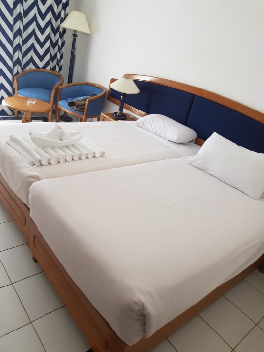 Doppelbett Zimmer Desert Rose