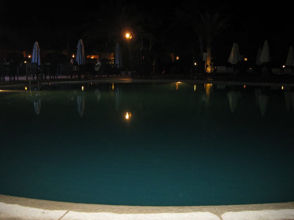 Pool bei Nacht Club Paradisio El Gouna, Red Sea