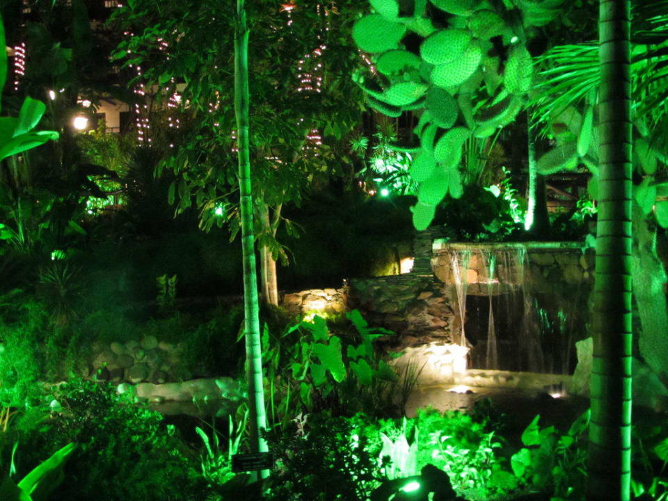 Bei Nacht Hotel Parque Tropical